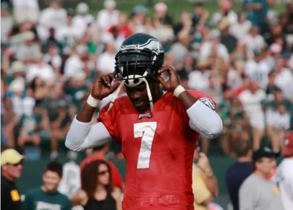 Inmitten Von Kontroversen Wird Michael Vick In Die Hall Of Fame Aufgenommen