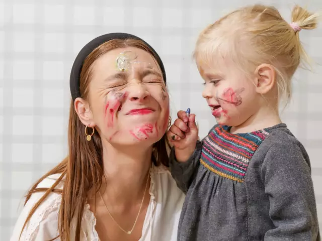 La Oss Høre Det For Mommaene